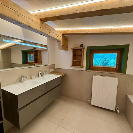 Bergnest Apartment *